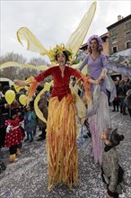 Acrobats on stilts