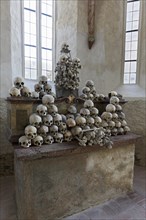 Altar with skull and bones