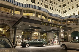 Rolls Royce in front of The Peninsula