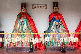 Chinese temple statues