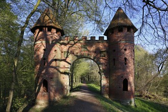 Castle gate in Sieglitz Park