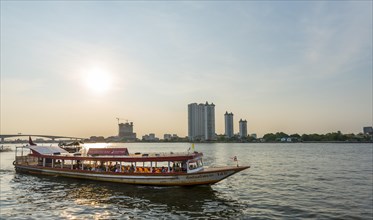 Tourist boat on the Mae Nam Chao Phraya river