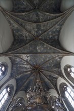 Chancel with cross vaults