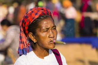 Shan woman smoking at the Five-Day Market