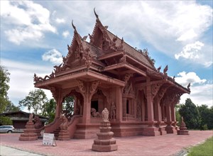 Red Wat Sila Ngu temple in Lamai
