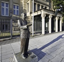 Johannes Rau memorial in front of Villa Horion