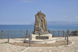 Memorial to lost sailors