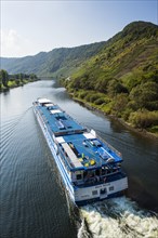 Cruise ship on the Moselle passing Beilstein