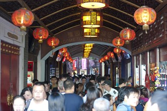 People in passage of Yu Yuan Old Street