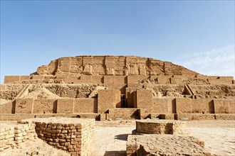 Middle-Elamite royal city with Ziggurat