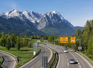 Federal road B2 at the tunnel exit of Farchant and the town entrance of Garmisch-Partenkirchen