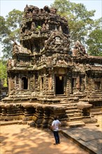 Tourist in front of the Prasat