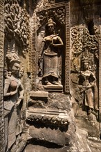 Devata figures on the Prsat of the Chau Say Tevoda temple