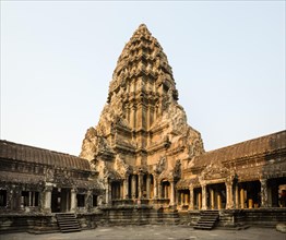 The Central Prasat on the third level
