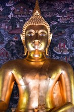Phra Si Sakyamuni Buddha in Wihan Luang Hall