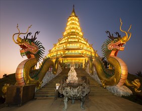 Twin dragons at the entrance to the Wat Huay Pla Kang temple