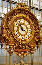 Belle Epoque train station clock