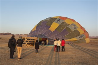 Preparing the hot-air balloon for take-off