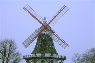 Horner mill with snowflakes in Bremen Horn