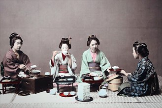Geishas whilst eating