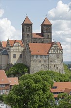Castle and Collegiate Church of St. Servatius with monastery buildings on the Schlossberg or castle hill