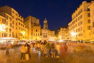 Campo de' Fiori with the statue of Giordano Bruno