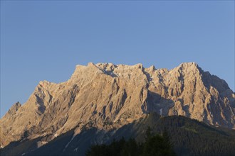 Mt Zugspitze and Mt Schneefernerkopf