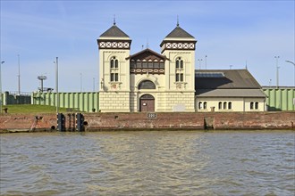 Historical power station at harbour Kaiserhafen