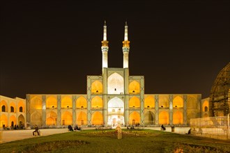 Amir Chakhmagh Mosque at night