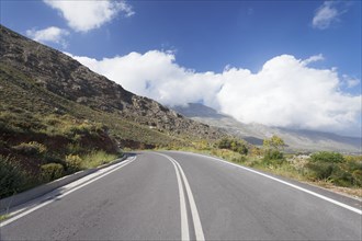 Road through the Kedros Mountains
