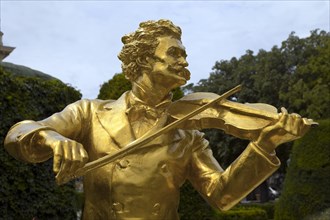 Monument to the composer Johann Strauss