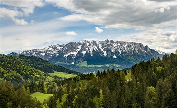 Snow-covered mountain range Zahmer Kaiser seen from the hiking trail to Spitzstein