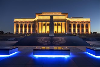 Evening mood at the Auckland War Memorial Museum or Tamaki Paenga Hira