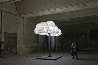 Light sculpture made of light bulbs