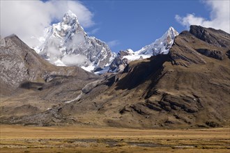 Mt Nevado Jirishanca