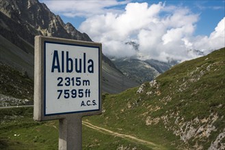 Sign on Albula Pass