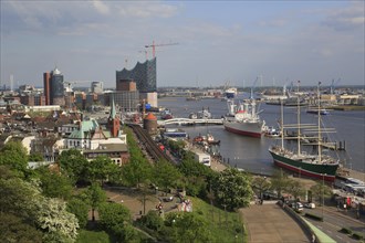 The museum ships Rickmers Rickmers and Cap San Diego on the Elbe River