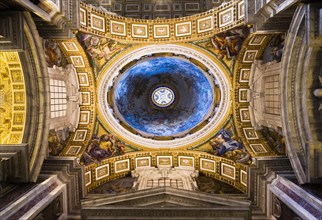 Dome of the left aisle