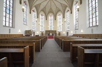 Nave to the altar