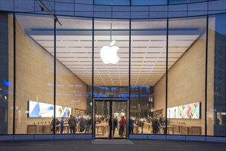 Apple Store in the Ko-Bogen retail and office complex
