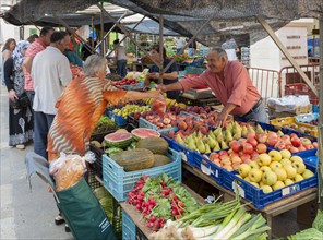 Farmer's market in Sineu