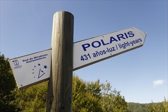 Signpost pointing to the Pole Star