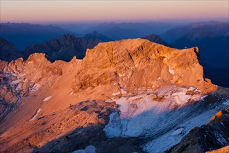 Sunrise view from Mt Zugspitze to Mt Schneefernerkopf