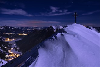 Summit of Mt Bleispitze with a starry sky