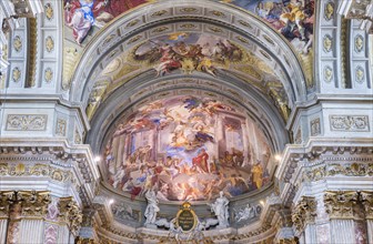 Baroque trompe l'oeil apse fresco