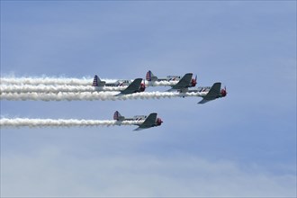 Geico Skytypers T-6 Aerobatic Team performs at Milwaukee Air Show