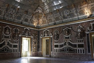 Baroque ballroom with ceiling mirrors