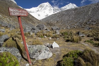 Signpost to Mt Nevado Huandoy