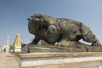 Bronze sculpture of a jaguar at the Mysore Palace