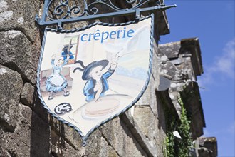 Hanging sign of a Creperie